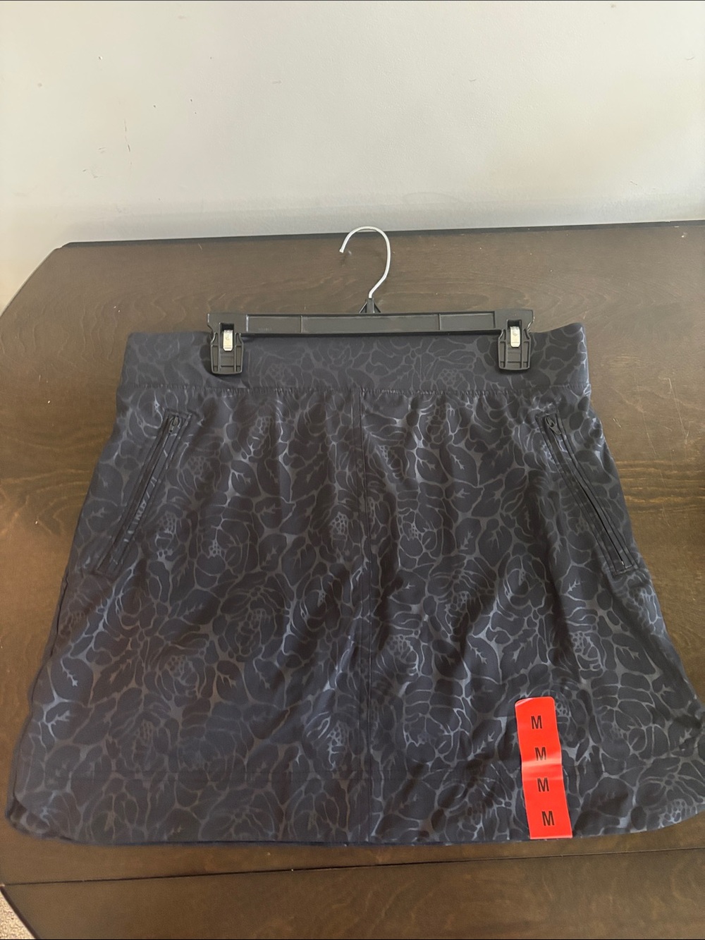 Orvis Black Floral-Print A-Line Skort with Zip Pockets Size Medium NWOT